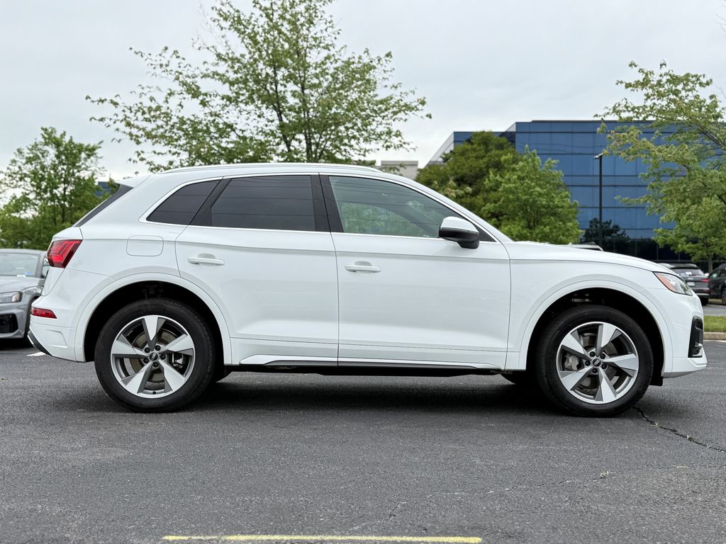 Thumbnail: 2023 Audi Q5 - 8