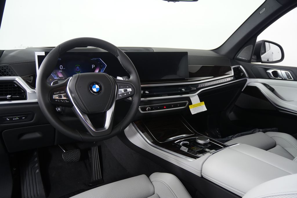 Thumbnail: 2026 BMW X5 - 17