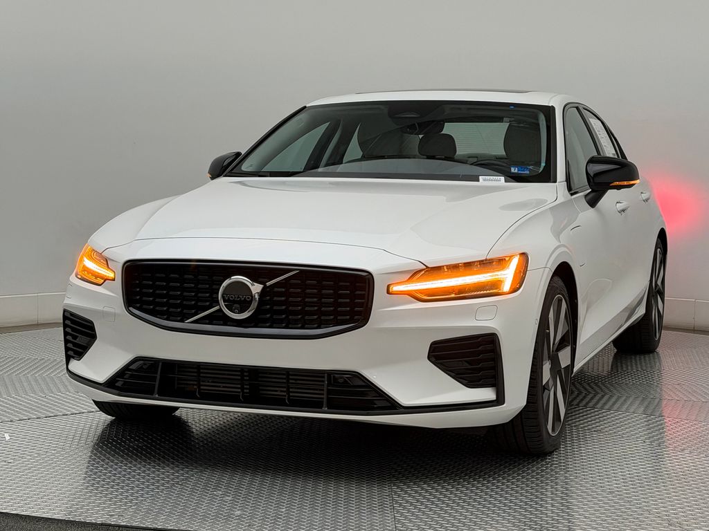 Thumbnail: 2024 Volvo S60 - 3