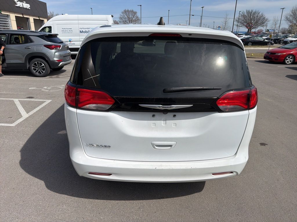 2023 Chrysler Voyager