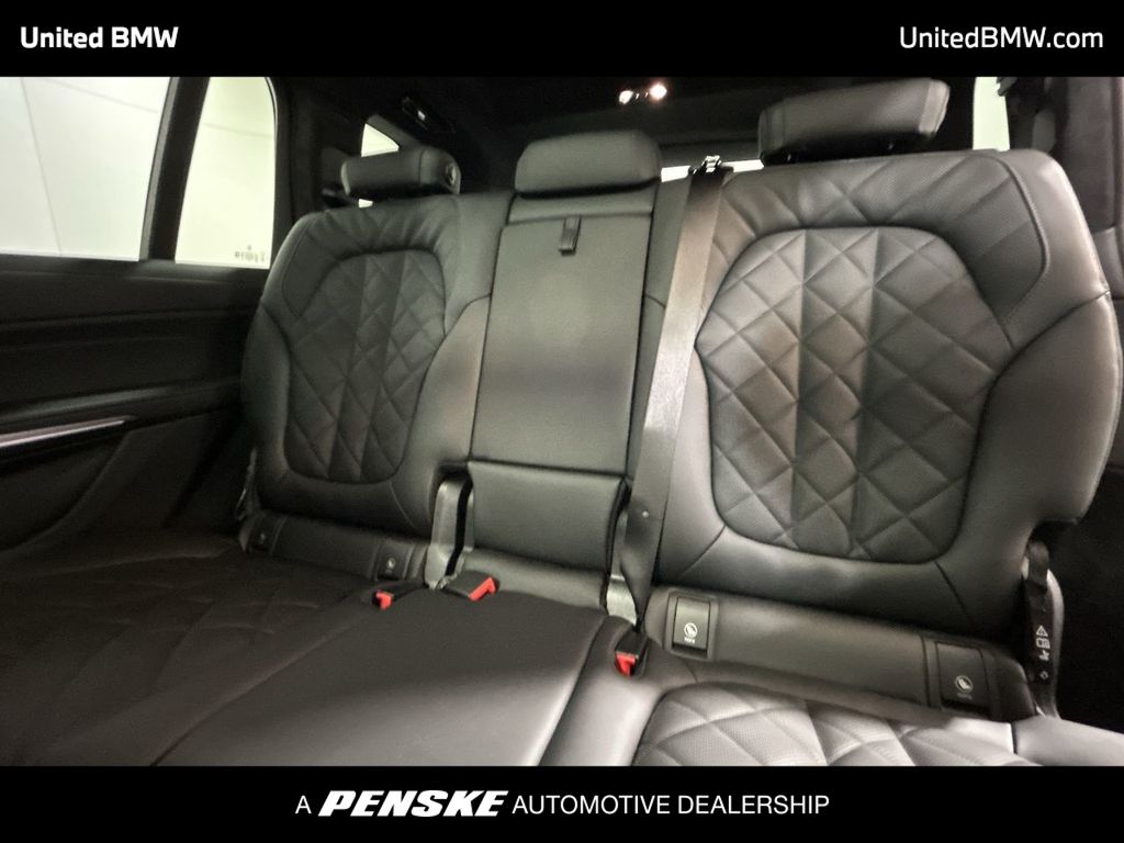 Thumbnail: 2026 BMW X7 - 20