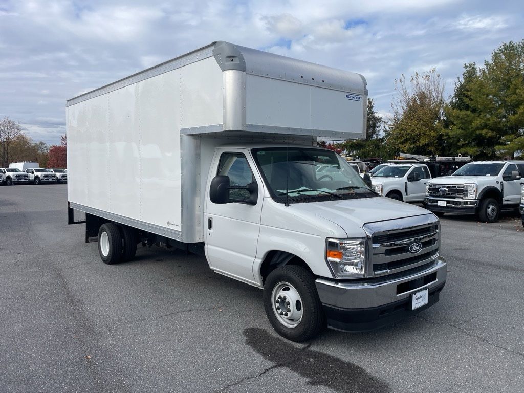 2027 Ford E-Series Cutaway 