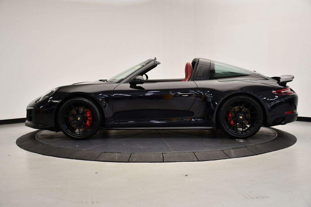 Thumbnail: 2018 Porsche 911 - 12
