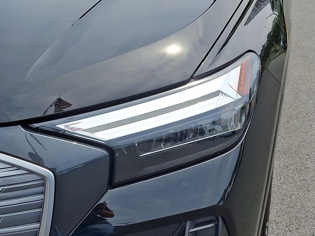 Thumbnail: 2023 Audi Q4 e-tron - 9