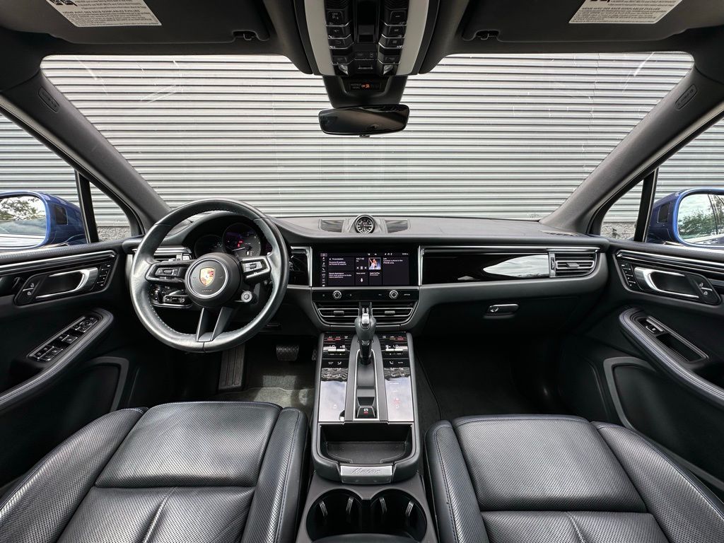 Thumbnail: 2023 Porsche Macan - 6
