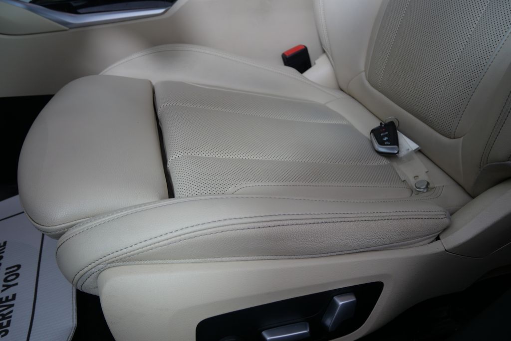2022 BMW 3 Series 330i xDrive 9