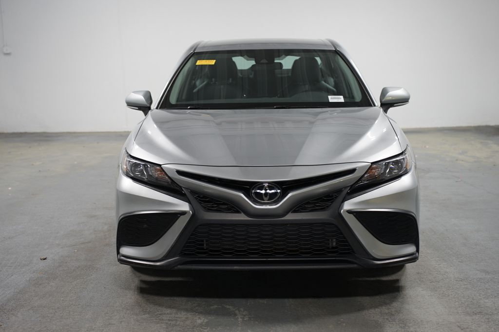 2023 Toyota Camry SE 2