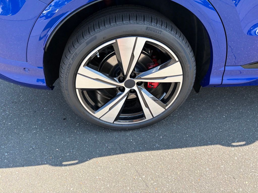 Thumbnail: 2026 Audi SQ5 - 16