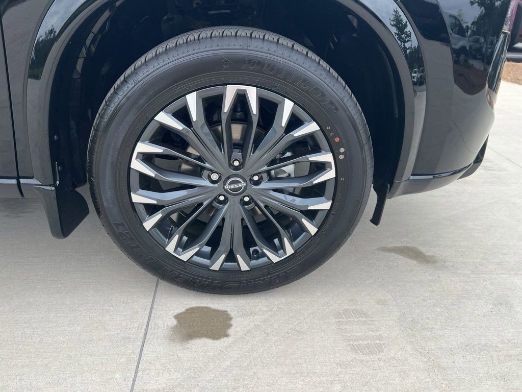 2025 Super Black Nissan Rogue Platinum FWD SUV