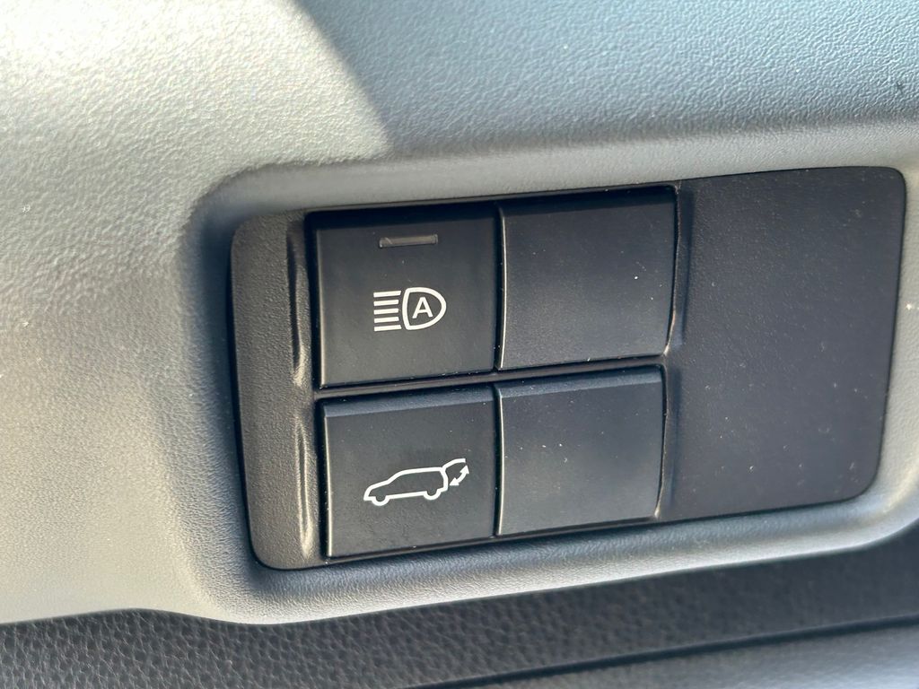 Used 2023 Toyota Highlander Hybrid SUV