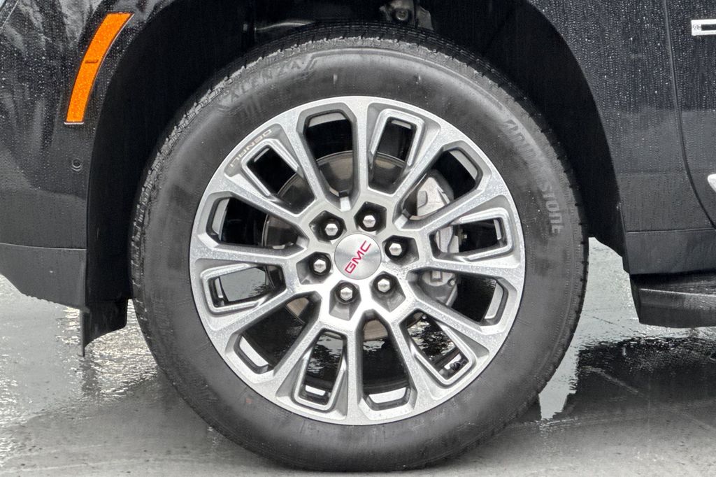 used 2025 GMC Yukon XL car, priced at $74,962