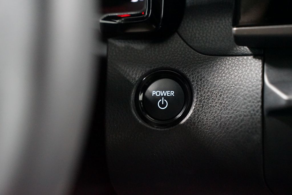 Thumbnail: 2025 Toyota Camry - 24