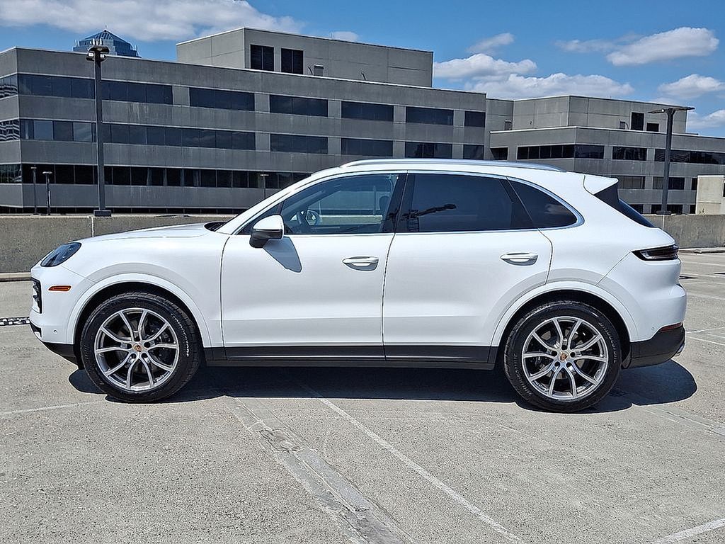 Thumbnail: 2026 Porsche Cayenne - 2