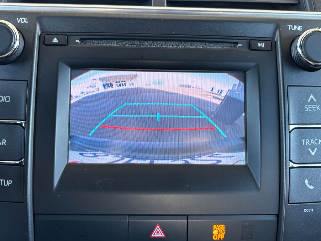 Thumbnail: 2016 Toyota Camry - 32