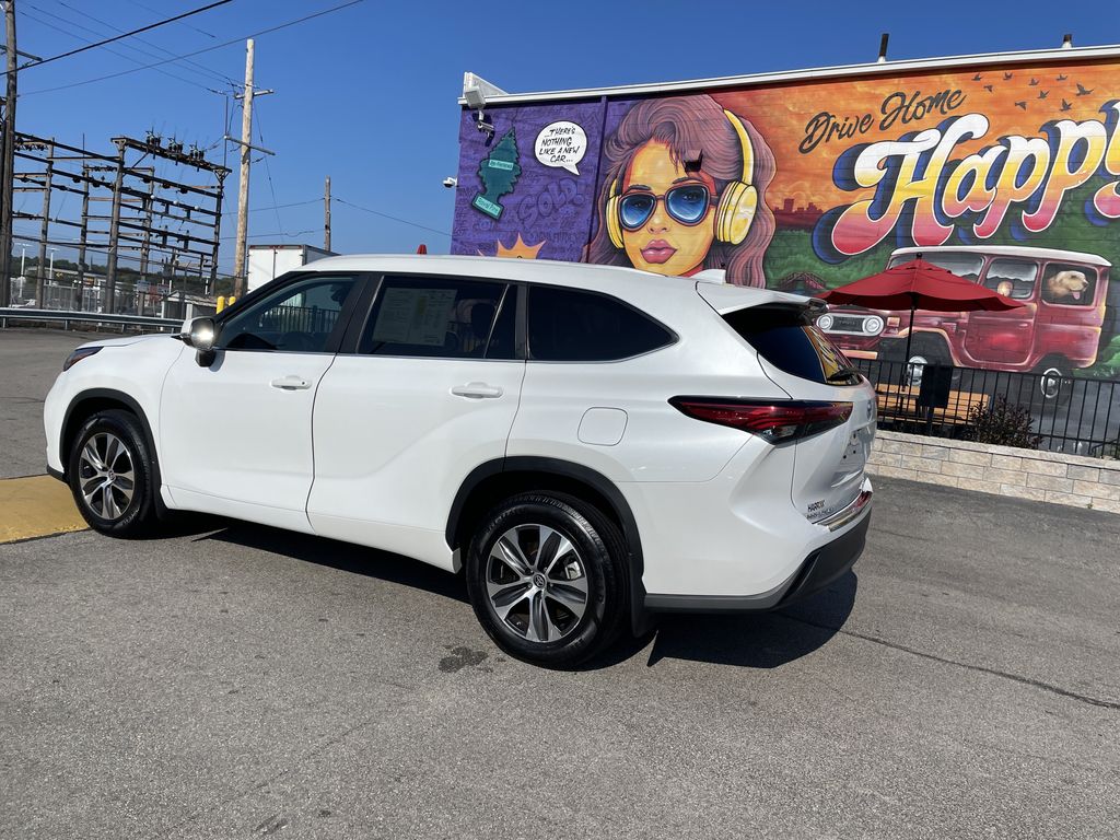 Used 2023 Toyota Highlander SUV