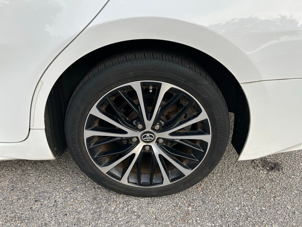 Thumbnail: 2018 Toyota Camry - 9