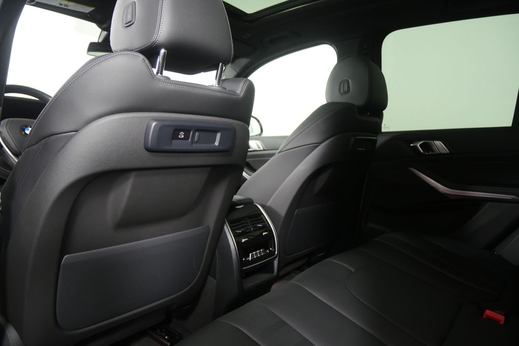 Thumbnail: 2022 BMW X5 - 16