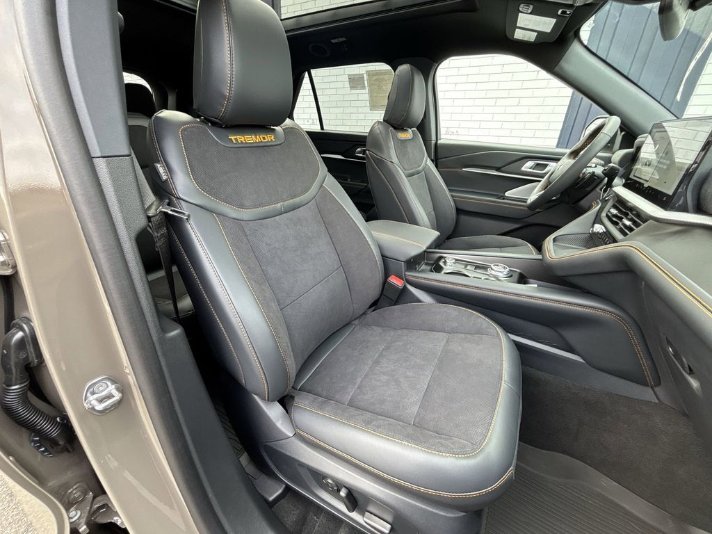 New 2026 Gray Ford Tremor image 28