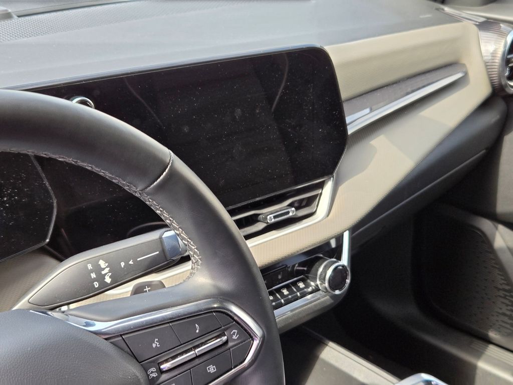 Used 2025 Chevrolet Equinox SUV