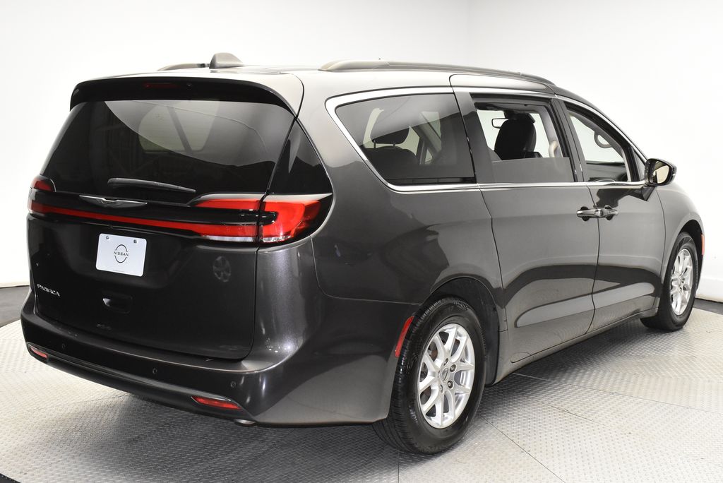 2022 Chrysler Pacifica Touring L 5