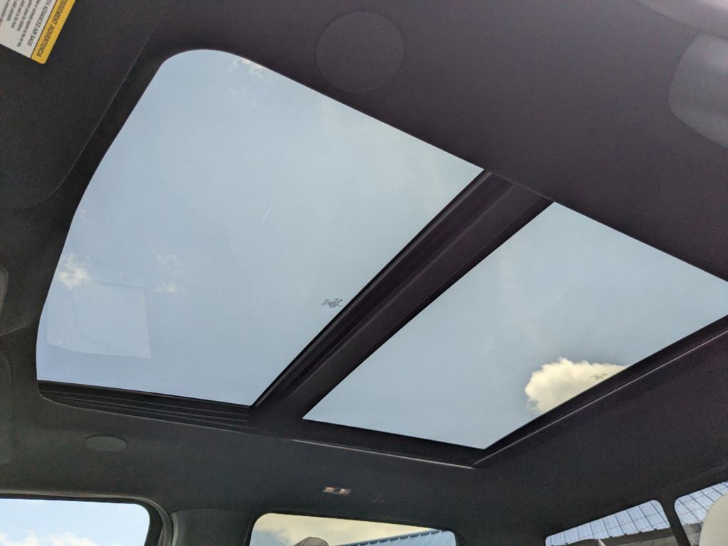 2025 Ford F-150 Lightning Platinum