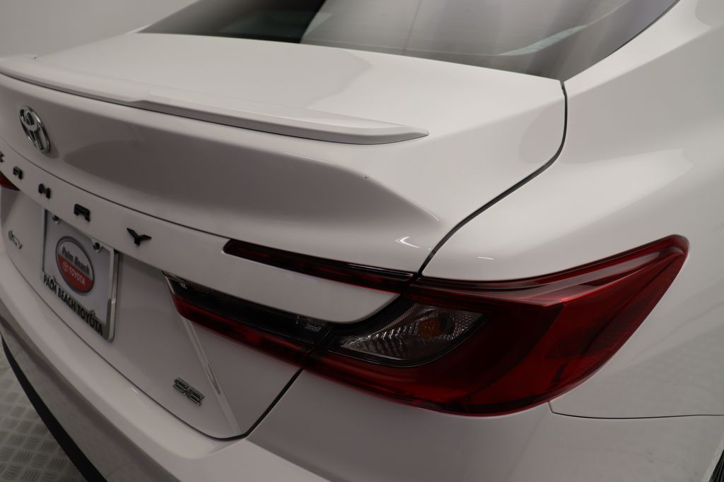Thumbnail: 2025 Toyota Camry - 9