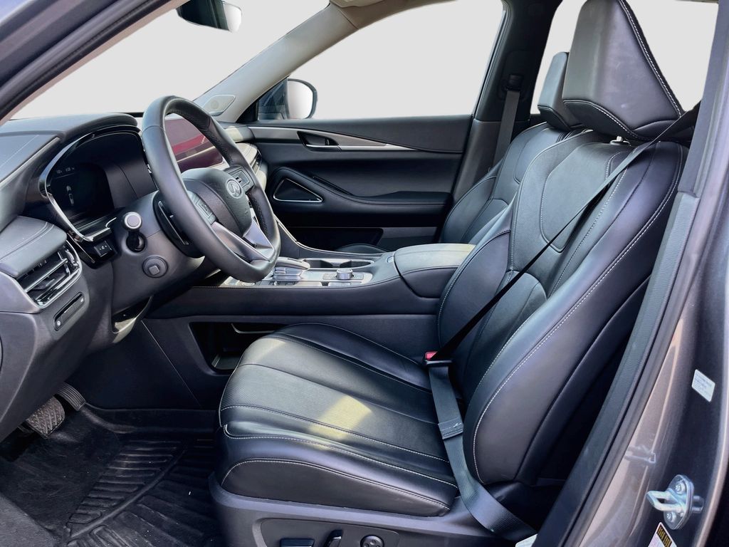 Used 2025 Gray INFINITI LUXE image 22