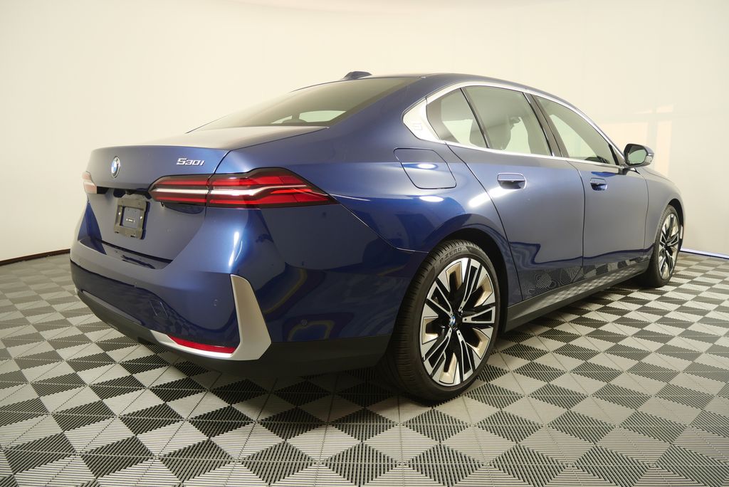 Thumbnail: 2026 BMW 5 Series - 3