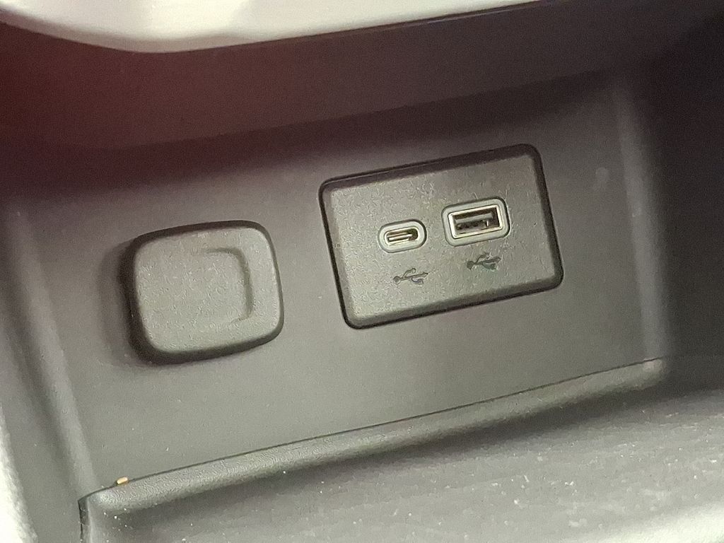 Thumbnail: 2020 GMC Acadia - 28