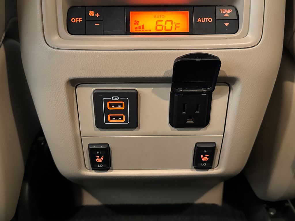 Certified Used 2018 White Nissan Platinum image 32