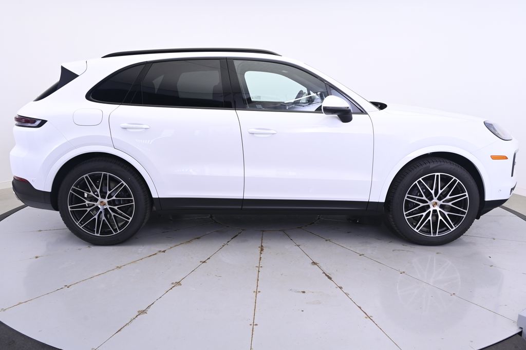 Thumbnail: 2025 Porsche Cayenne - 8