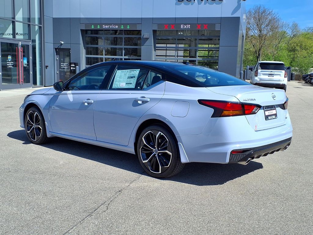 New 2026 Gray Nissan 2.5 SR image 5