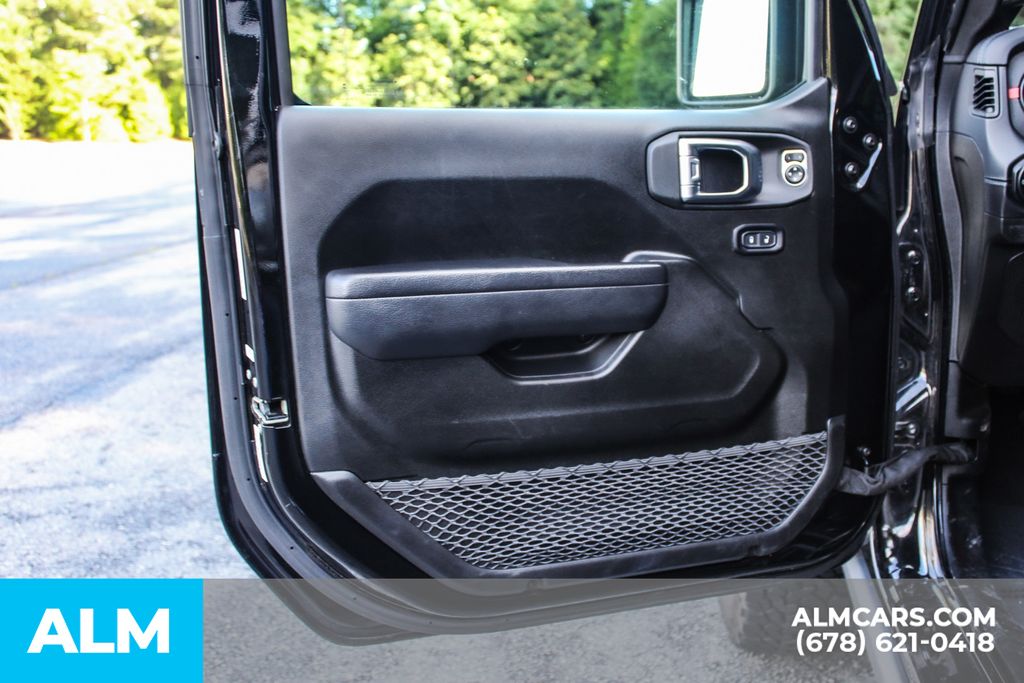 Used 2025 Black Jeep Rubicon image 38