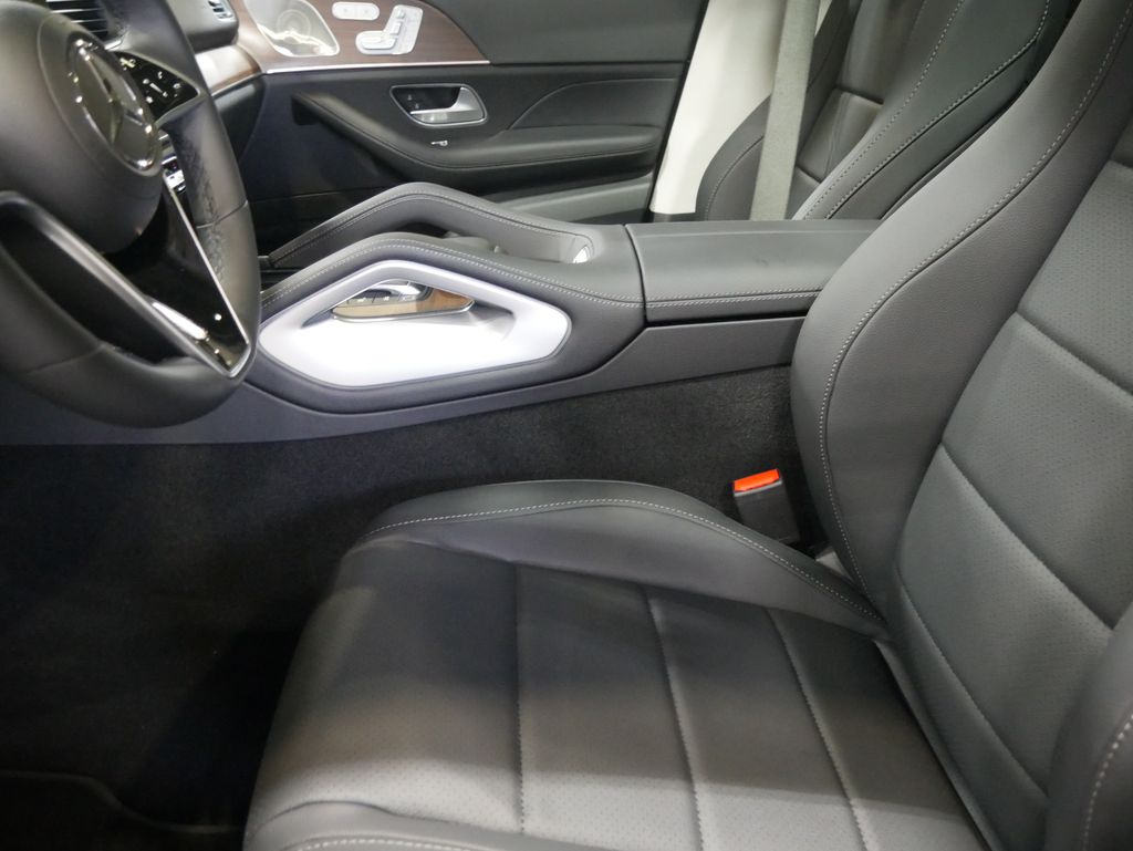 Thumbnail: 2026 Mercedes-Benz GLE - 22