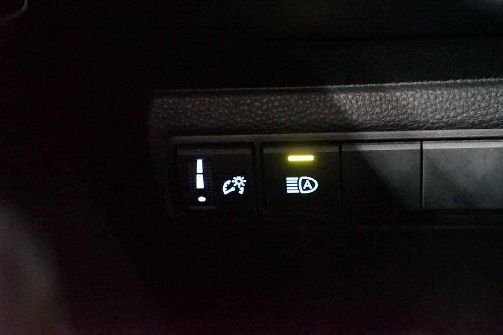 Thumbnail: 2023 Toyota Corolla - 25