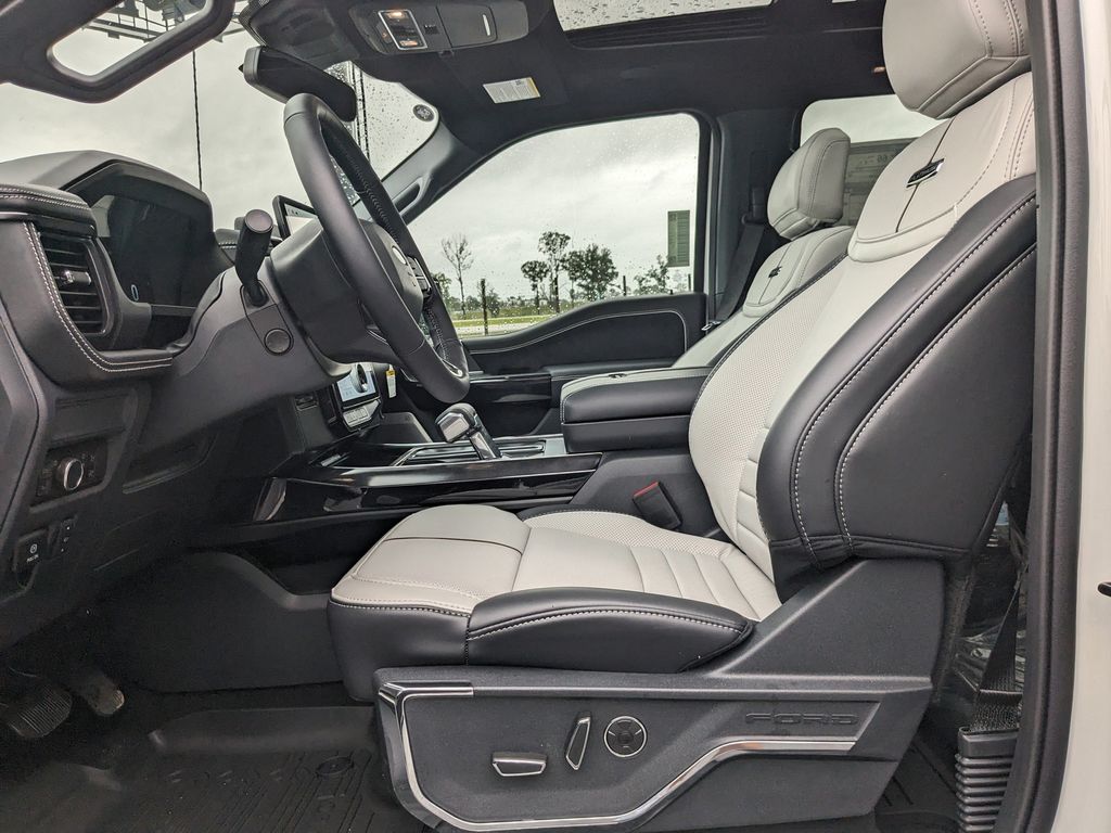2025 Ford F-150 Lightning Platinum