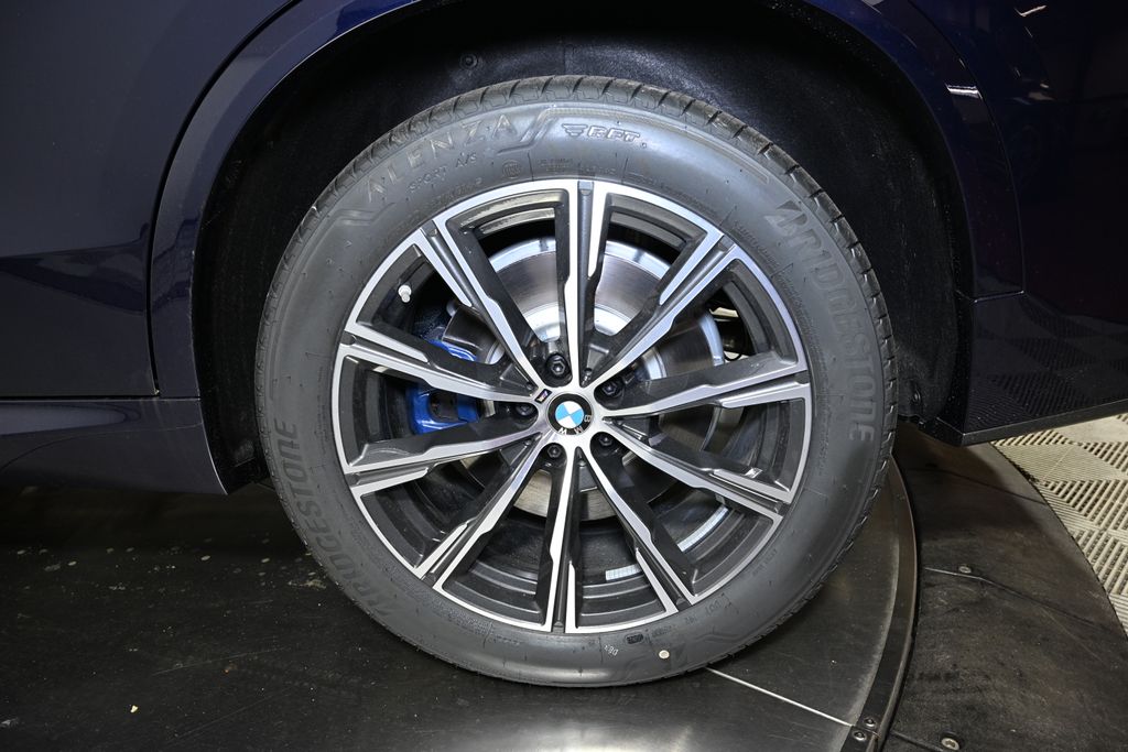 Thumbnail: 2026 BMW X5 - 13