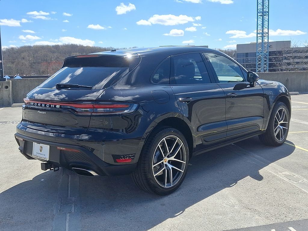 Thumbnail: 2025 Porsche Macan - 8