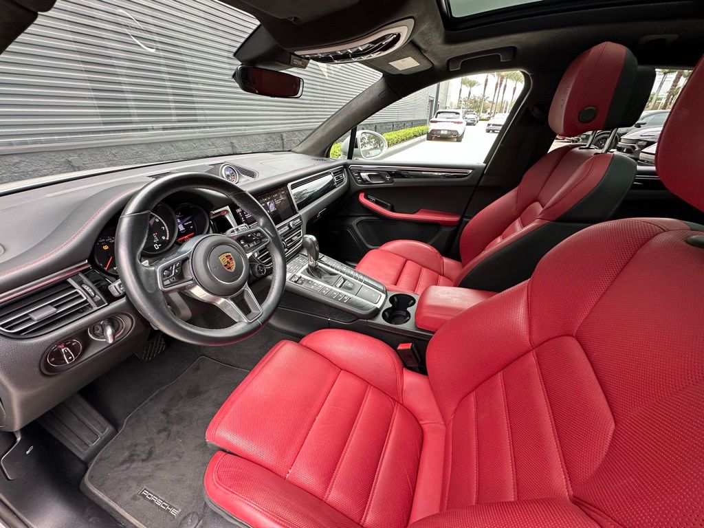 Thumbnail: 2021 Porsche Macan - 4