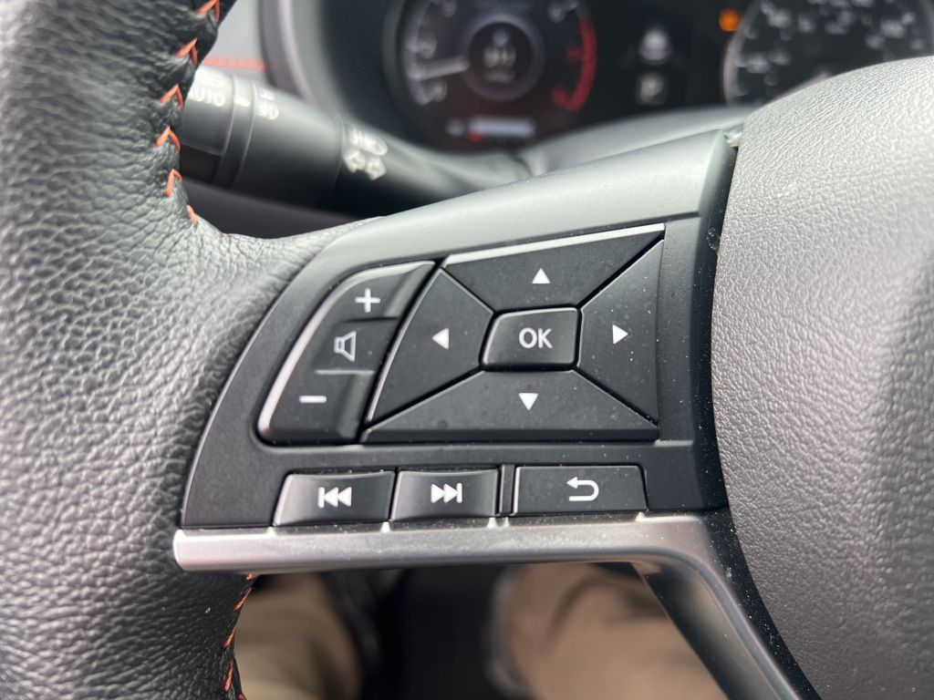 2024 Nissan Kicks SR photo