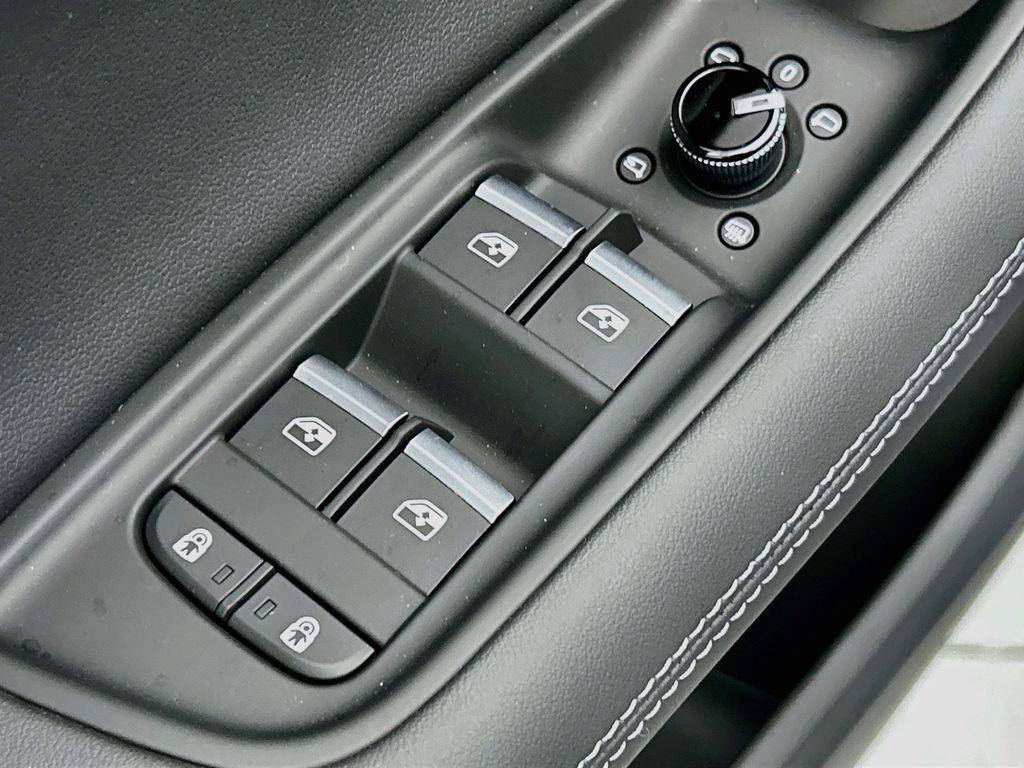 Thumbnail: 2026 Audi Q7 - 22