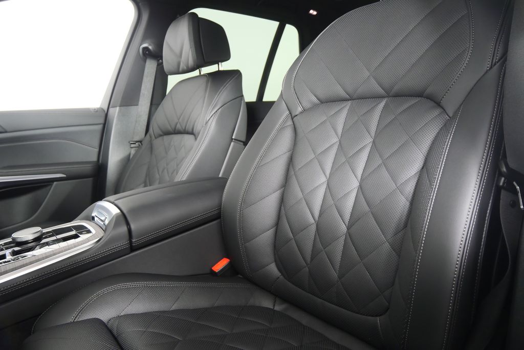 Thumbnail: 2026 BMW X5 - 10