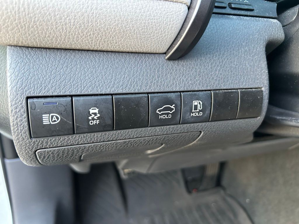 Thumbnail: 2023 Toyota Camry - 18