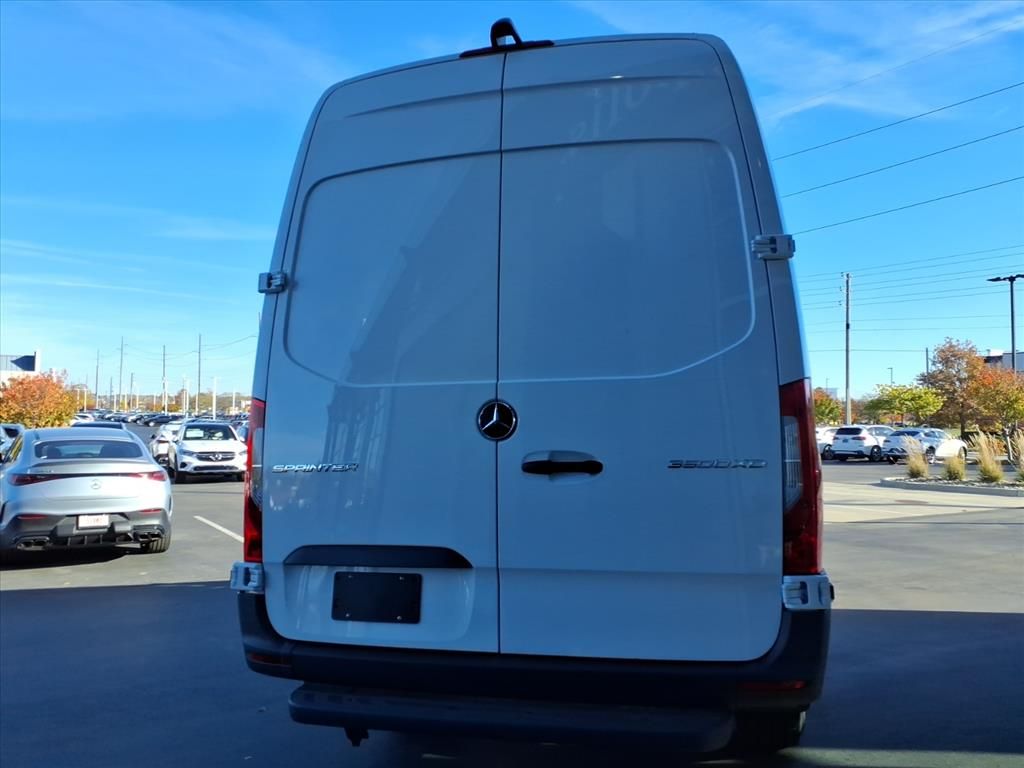 New 2026 Arctic White Mercedes-Benz Cargo 170 WB image 5