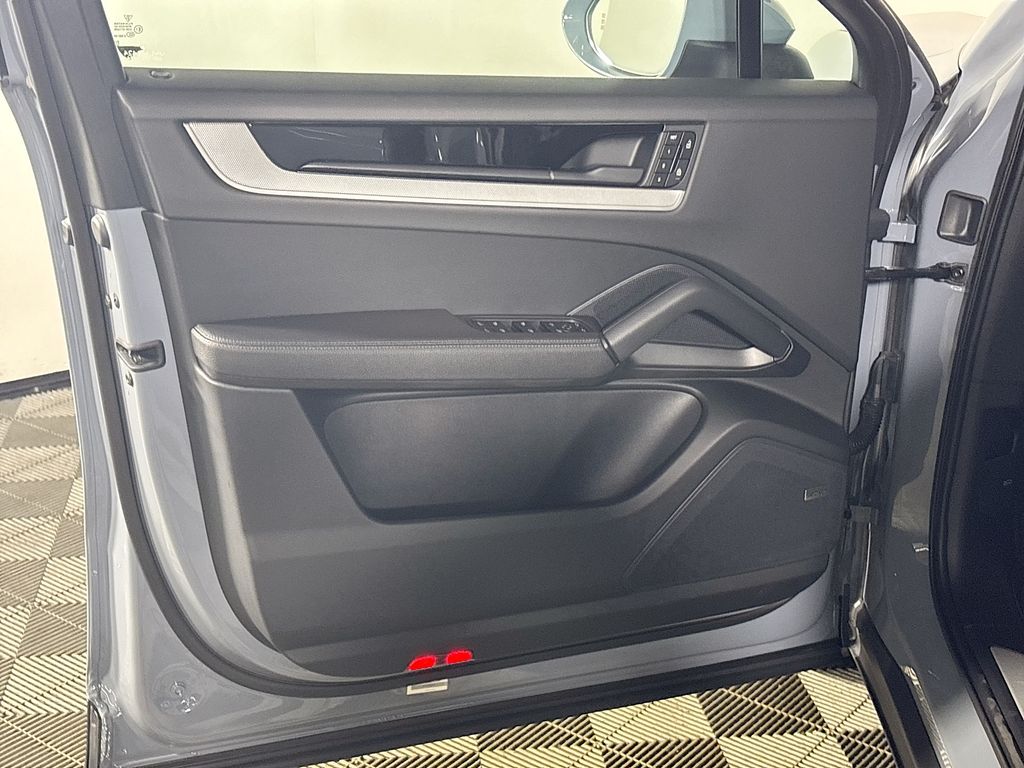 2024 Porsche Cayenne Coupe Base