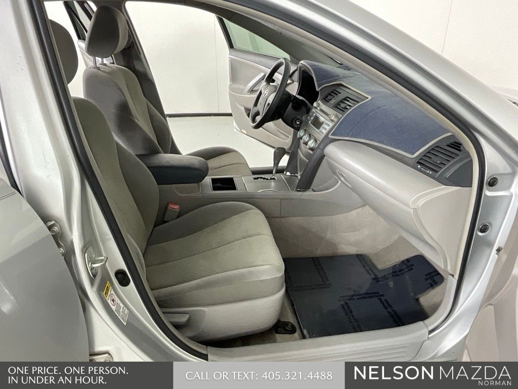 Used 2008 Silver Toyota LE image 14