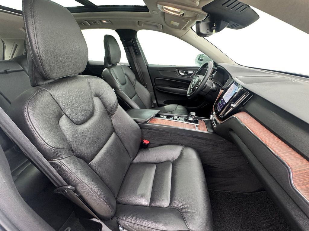 Used Car 2023 Volvo Xc60 Recharge Plug-in Hybrid  T8 Plus Bright Theme For Sale Under $40,000 In Round Rock, Texas