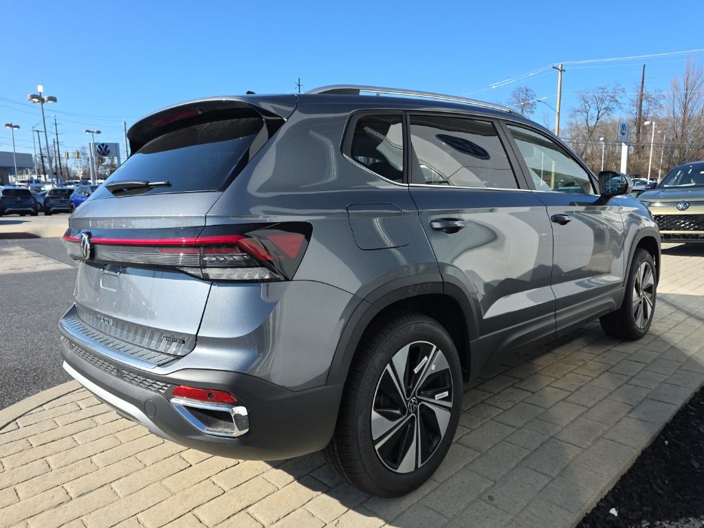 2026 Volkswagen Taos 1.5T SE Gray at Sutliff Volkswagen