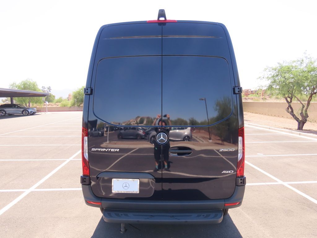 Thumbnail: 2025 Mercedes-Benz Sprinter - 6