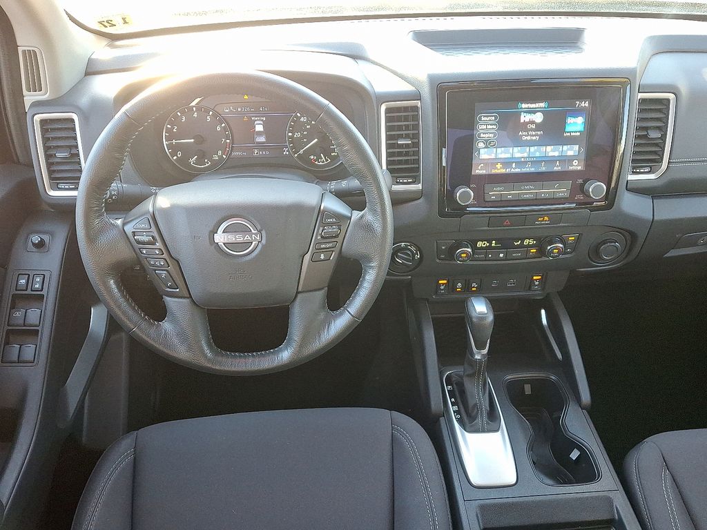 2022 Nissan Frontier SV 12